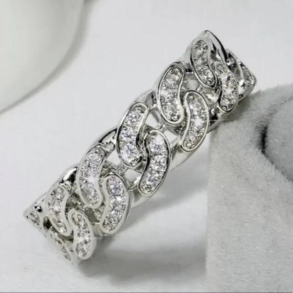 ETERNITY 925 STERLING SILVER DIAMOND RING, BEAUTIFUL RING, SHINY RING. - Picture 1 of 3